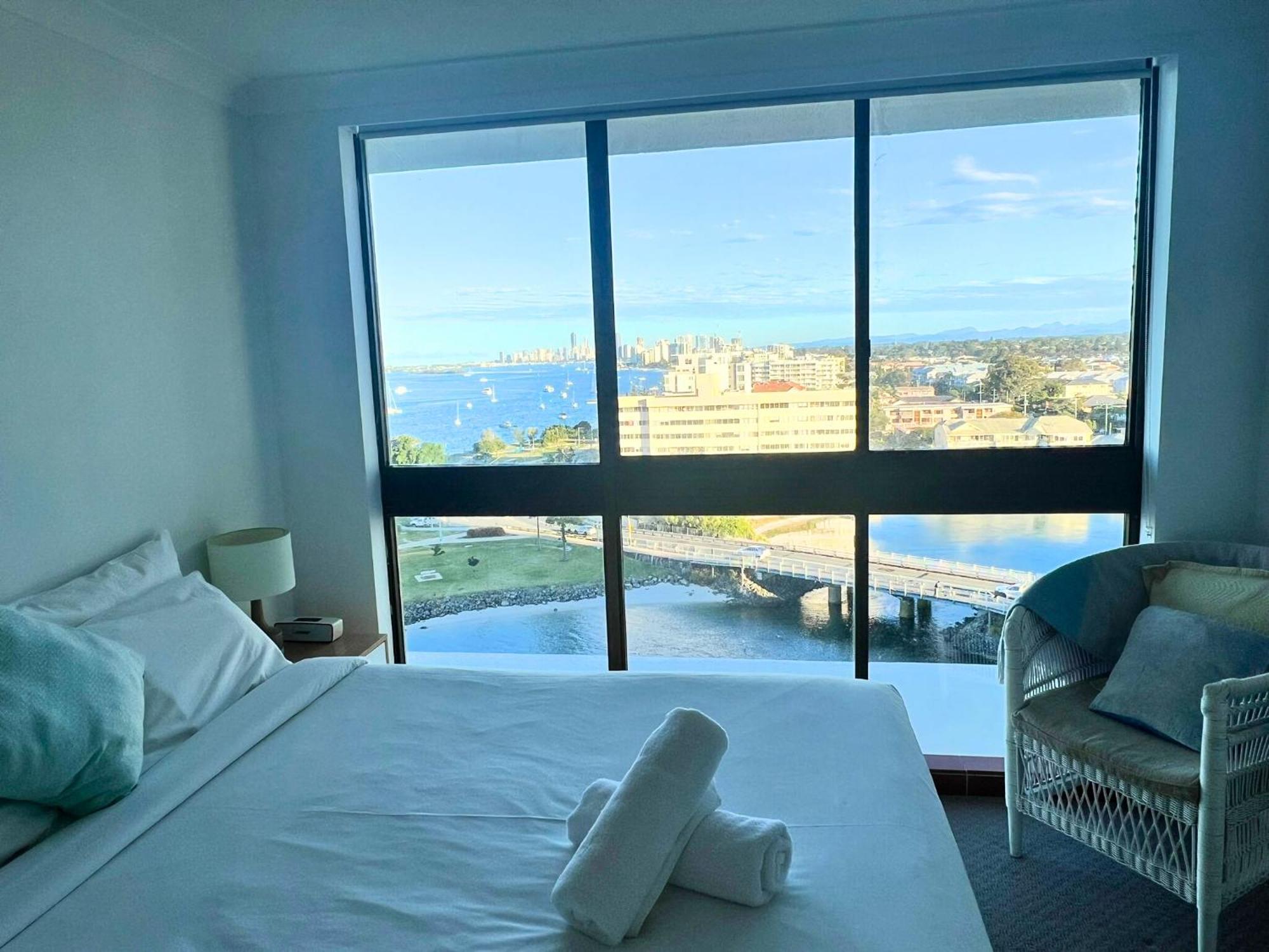 Broadwater Shores Waterfront Apartments Gold Coast Eksteriør billede
