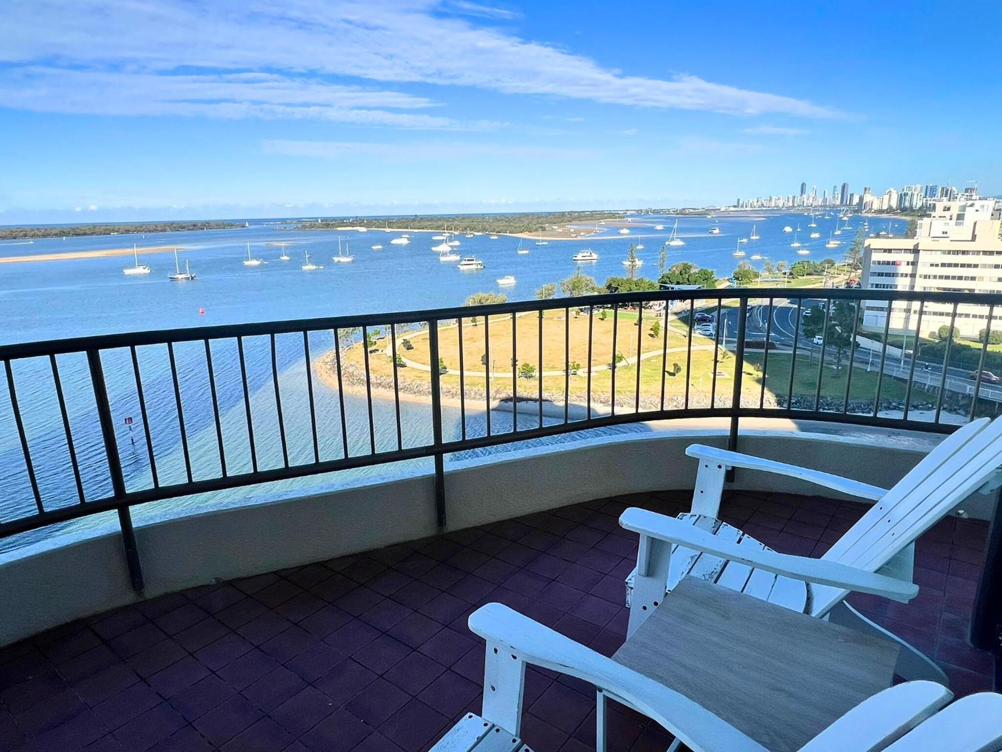 Broadwater Shores Waterfront Apartments Gold Coast Eksteriør billede