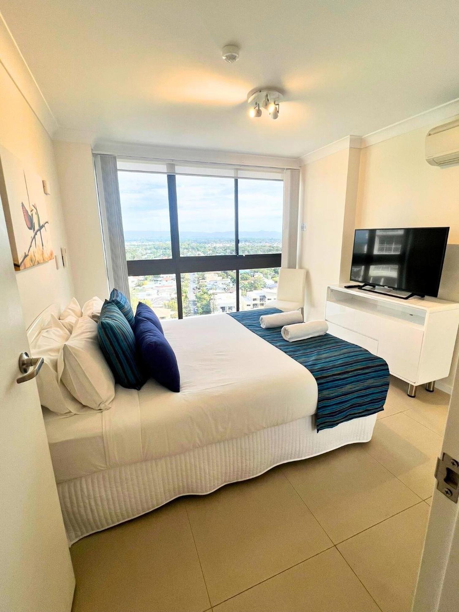 Broadwater Shores Waterfront Apartments Gold Coast Eksteriør billede