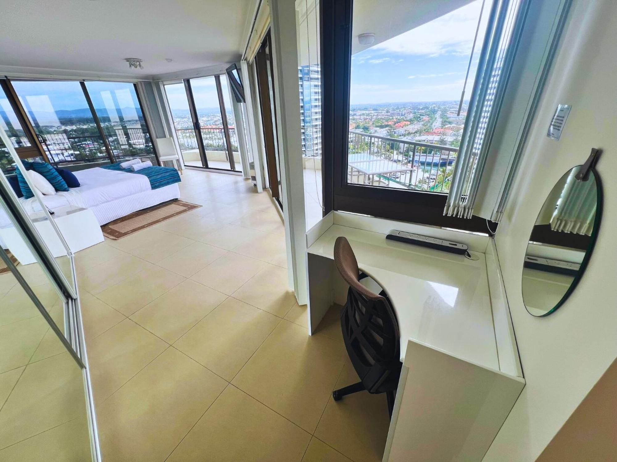 Broadwater Shores Waterfront Apartments Gold Coast Eksteriør billede