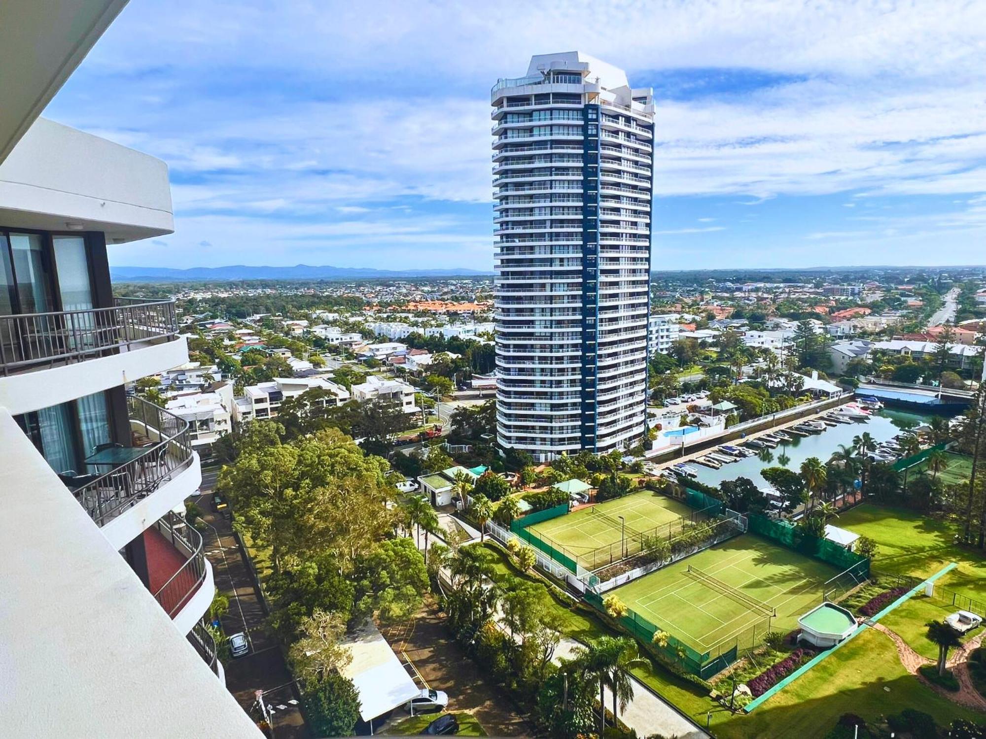 Broadwater Shores Waterfront Apartments Gold Coast Eksteriør billede