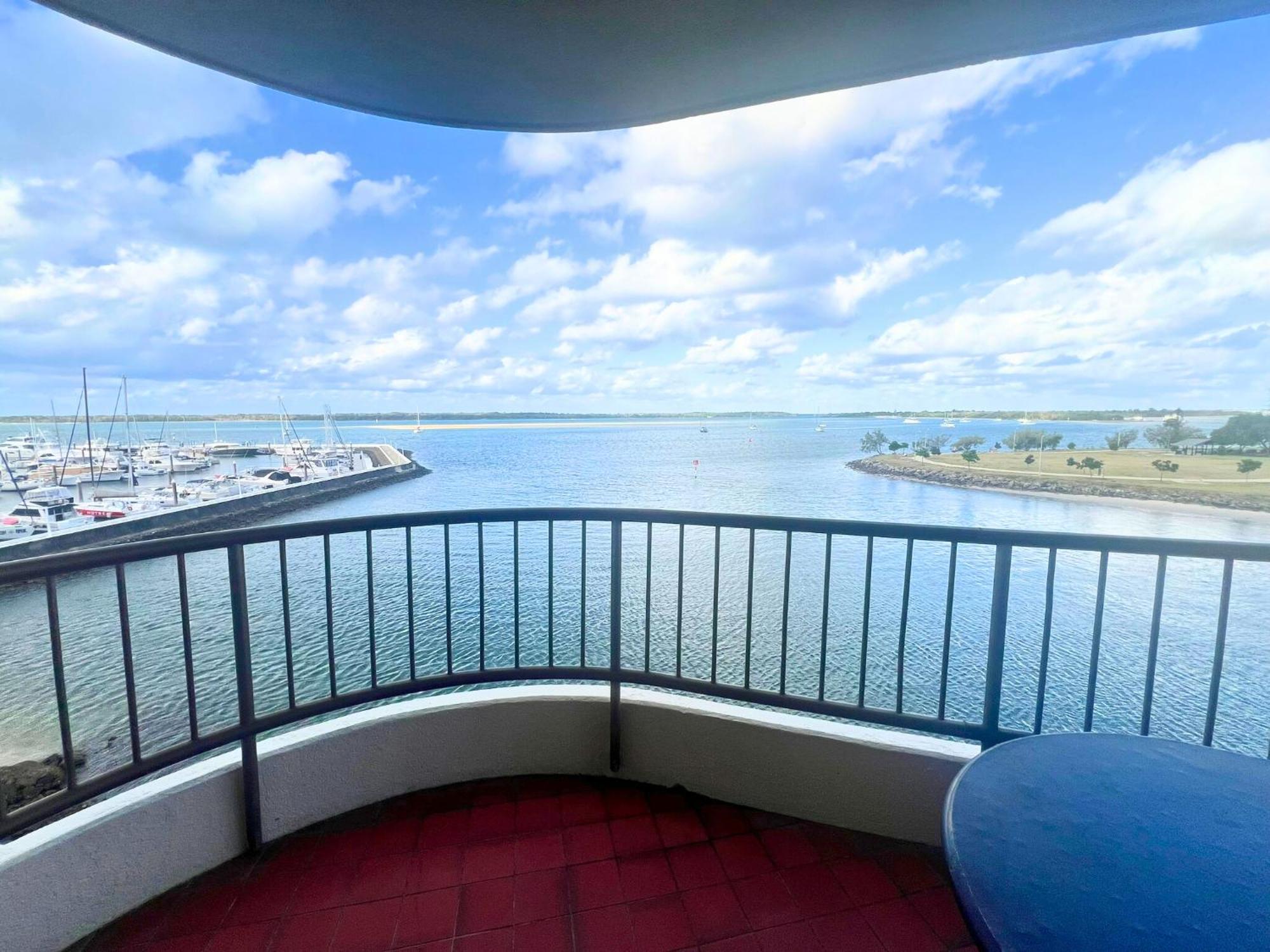 Broadwater Shores Waterfront Apartments Gold Coast Eksteriør billede