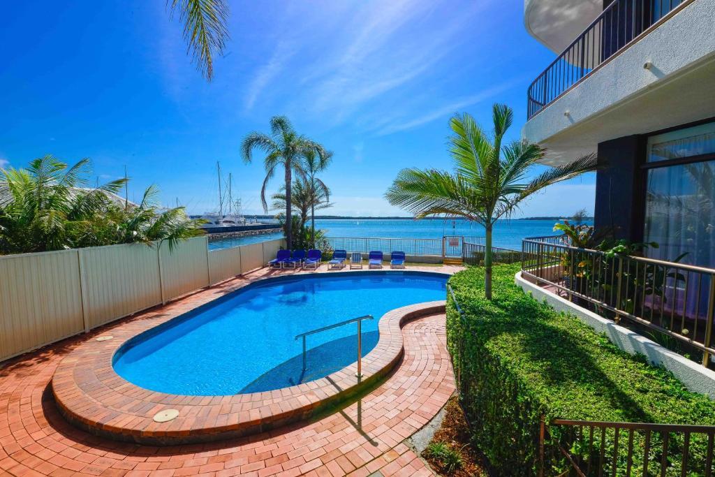 Broadwater Shores Waterfront Apartments Gold Coast Eksteriør billede