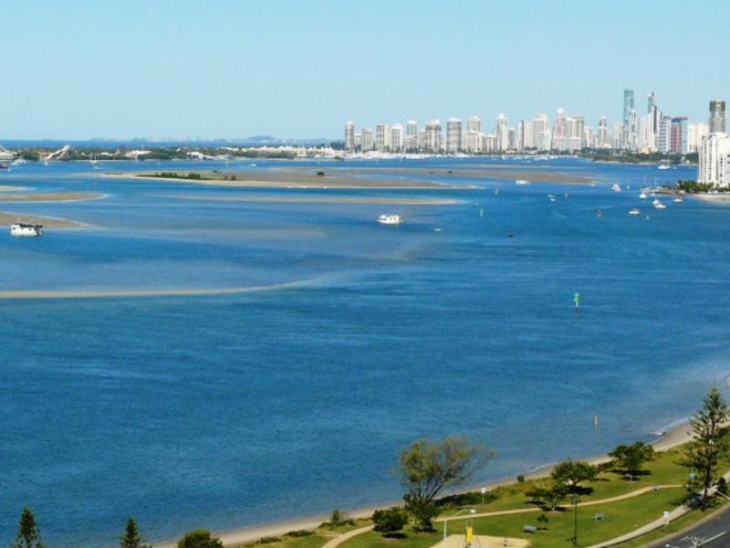 Broadwater Shores Waterfront Apartments Gold Coast Eksteriør billede